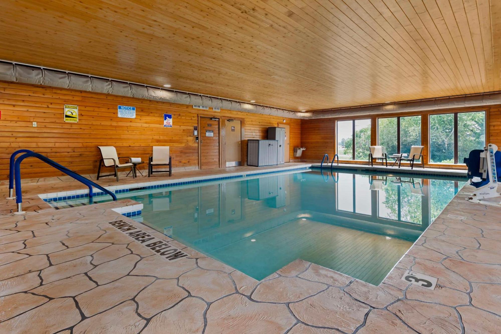 Best Western Spooner Riverplace Екстериор снимка